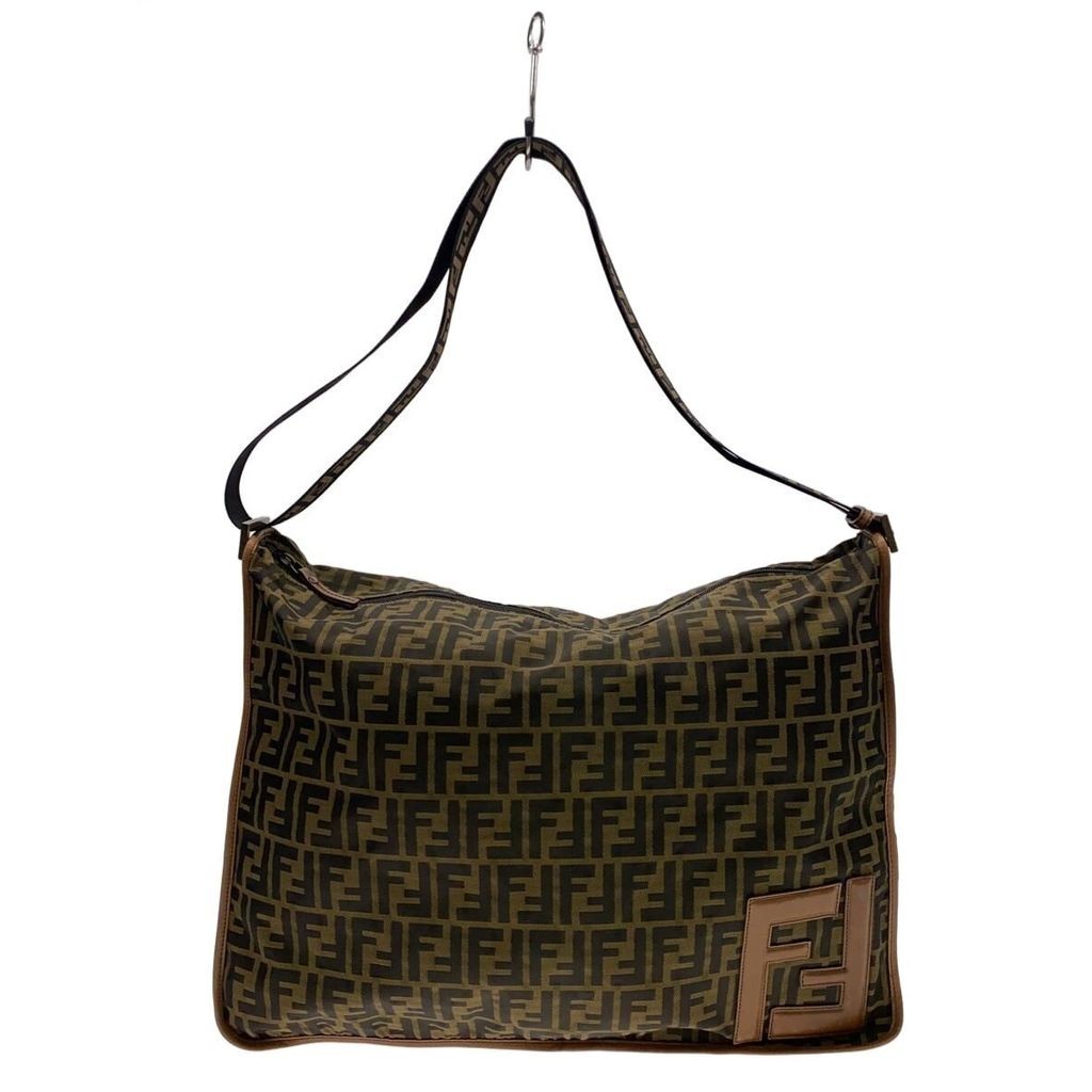 กระเป๋าสะพาย FENDI -- ลาย BRW zucca ส่งตรงจากญี่ปุ่น มือสอง
