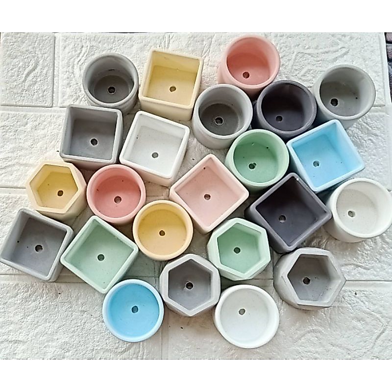 กระถางปูนน่ารักๆ  สีพาสเทล สั่งซื้อขั้นต่ำ 5 ใบซื้อ 10 แถม 1 แม่ค้าเลือกให้นะค่ะ❤️สั่งซื้อคละแบบภายในร้านรวมกันได้คะ