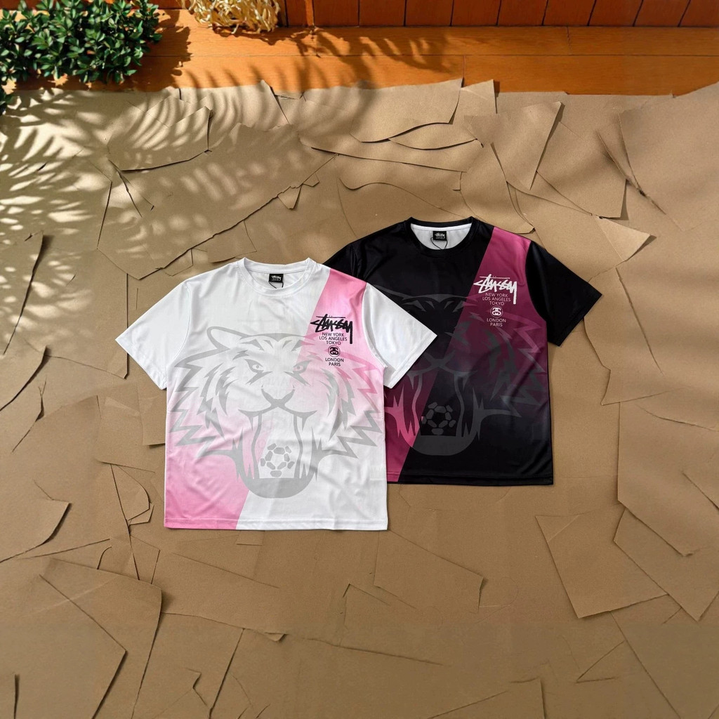 UKXS S/TU Stu ฤดูใบไม้ผลิฤดูร้อน Quick-Drying รุ่น Tour Jersey เสื้อยืดแขนสั้นผู้ชายผู้หญิง American