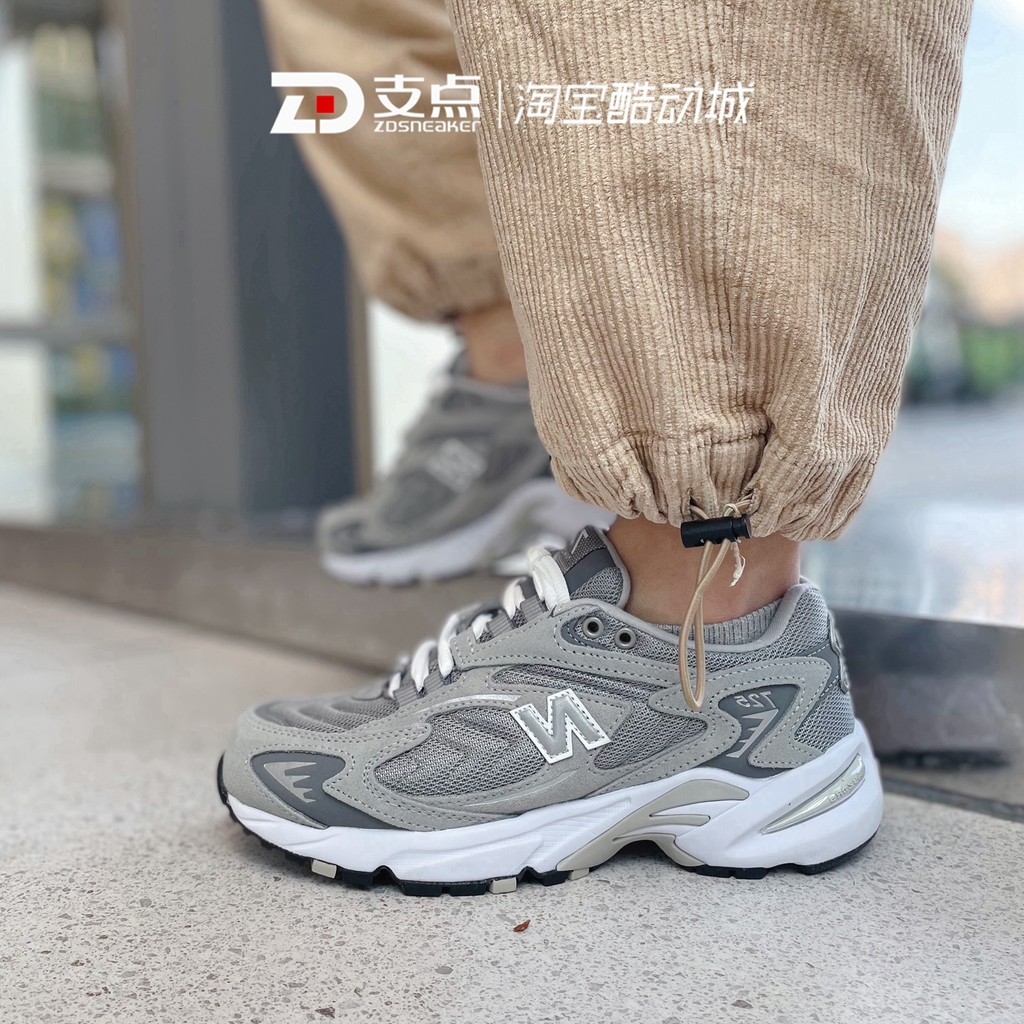 New Balance NB725 Series ผู้ชายผู้หญิง Yuanzu สีเทาเงิน Retro รองเท้าวิ่งรองเท้าผ้าใบ ML725P 725B