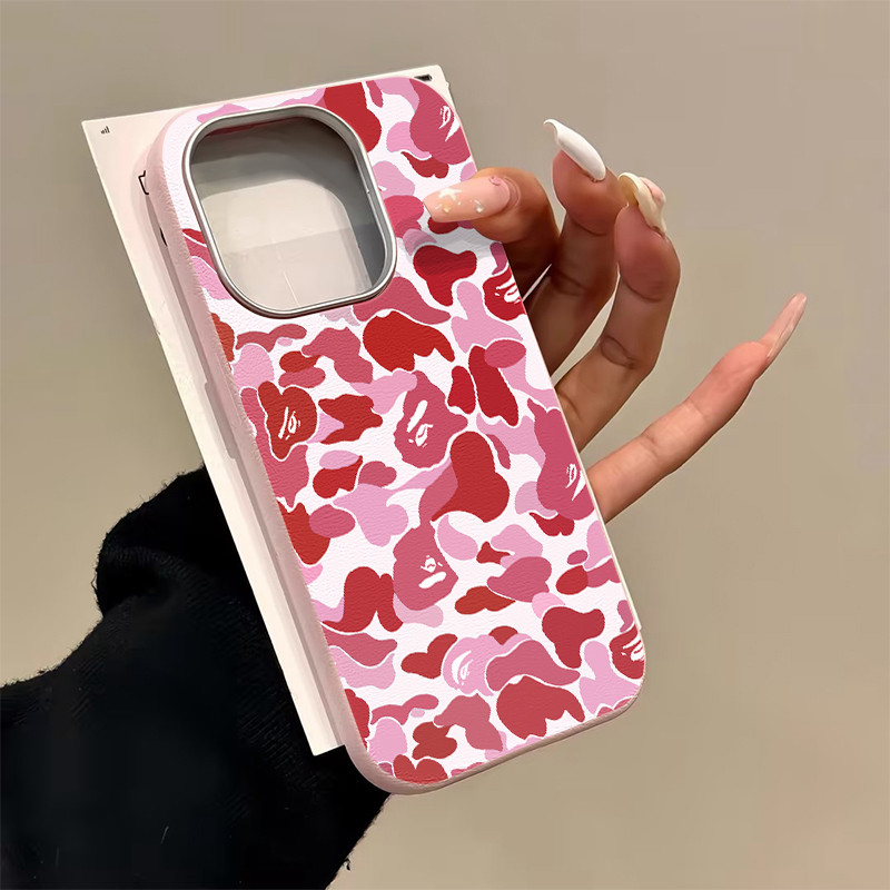 เคสไอโฟน11สำหรับ IPhone 11 13 16 15 14 12 Pro Max 15 14 16 7 8 Plus XR X XS แฟชั่นเย็นสีชมพูอำพรางหนังพื้นผิวซิลิโคน
