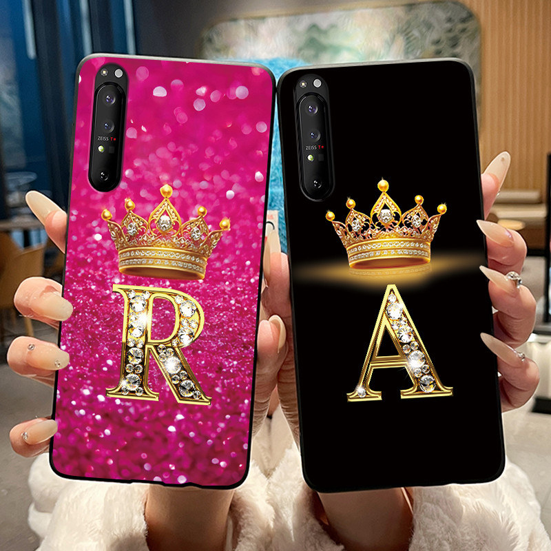 น่ารัก Lucky จดหมายเริ่มต้น Crown เคสโทรศัพท์สําหรับ Sony Xperia 1 II สีดํากันกระแทกปกอ่อนสําหรับ So