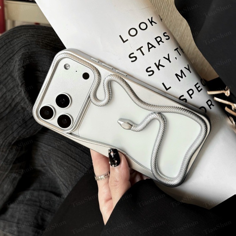 3D Hollow รูปแบบงูสําหรับ iPhone 17 16 15 14 13 12 11 Pro Max Plus ครอบคลุมเต็มรูปแบบกระจกหลุมขนาดใหญ่กันกระแทกฝาหลังป้องกัน