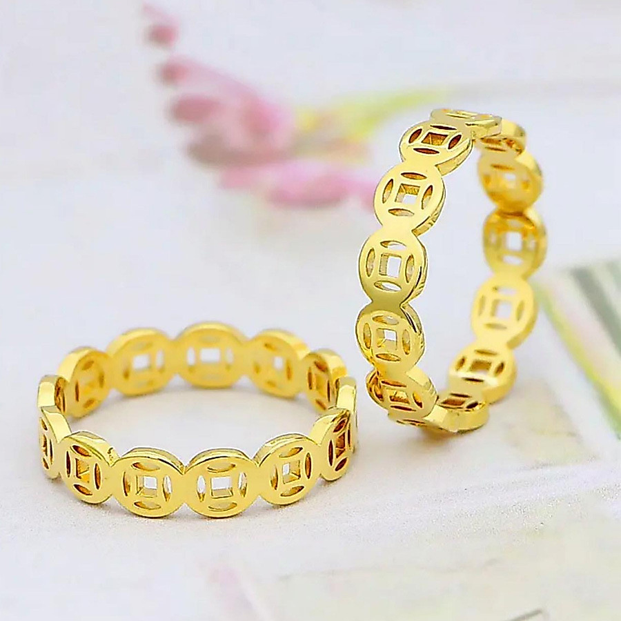 แหวนทองคํา 18K นําโชค จับเงิน เหรียญ ดึงดูดความมั่งคั่ง เสน่ห์ สําหรับผู้หญิง ผู้ชาย 1 ชิ้น