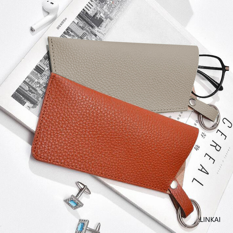 เคสแว่นตาPUแบบพกพา มีพวงกุญแจ น้ำหนักเบา สไตล์เหมาะทั้งผู้ชายและผู้หญิง (LK99)