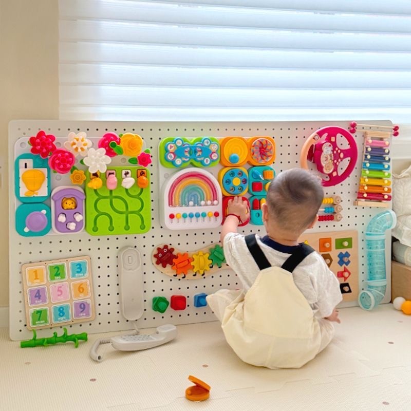 กระดานยุ่งไม้สําหรับเด็ก 1 ปี - แผ่นหมุด DIY Montessori พร้อมกิจกรรมล็อค, ของเล่นทักษะมอเตอร์ชั้นดี