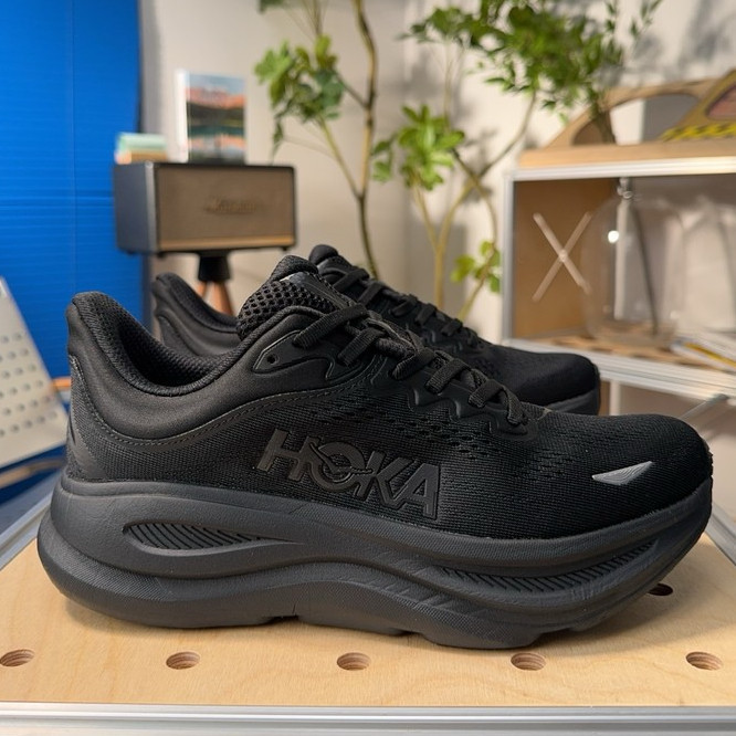 รองเท้าวิ่ง Lotto BONDI 9 พื้นนุ่มและทนทาน ออกแบบมาเพื่อความสะดวกสบายในขณะวิ่งและการใส่เป็นประจำวัน