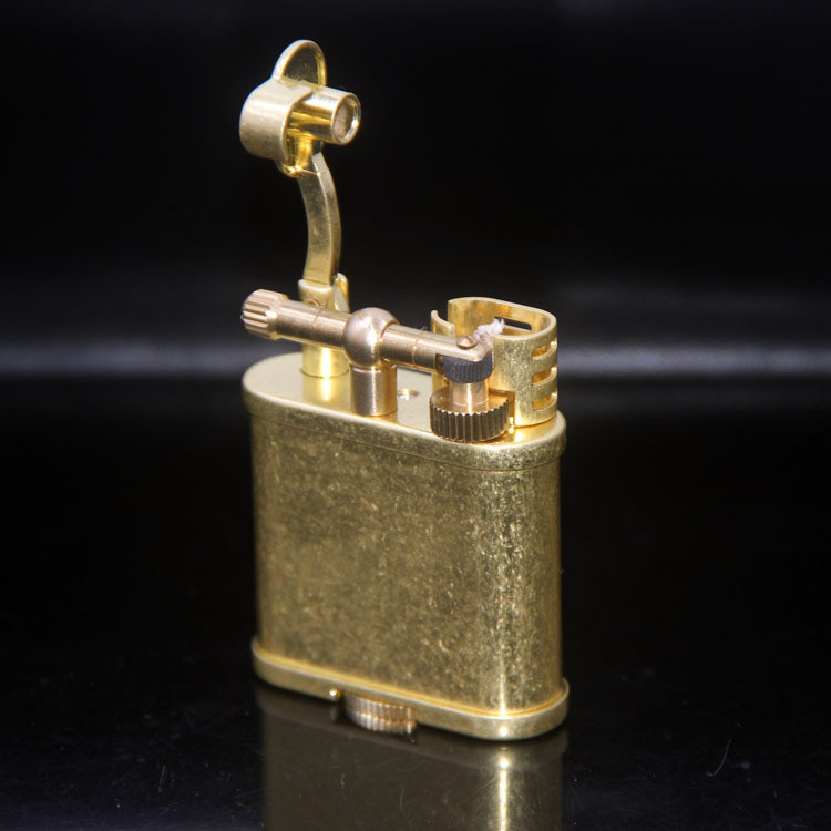 ไฟแช็คน้ำมันก๊าด ZORRO Zorro รูปทรงไม่สม่ำเสมอ ไฟแช็คยกแขน