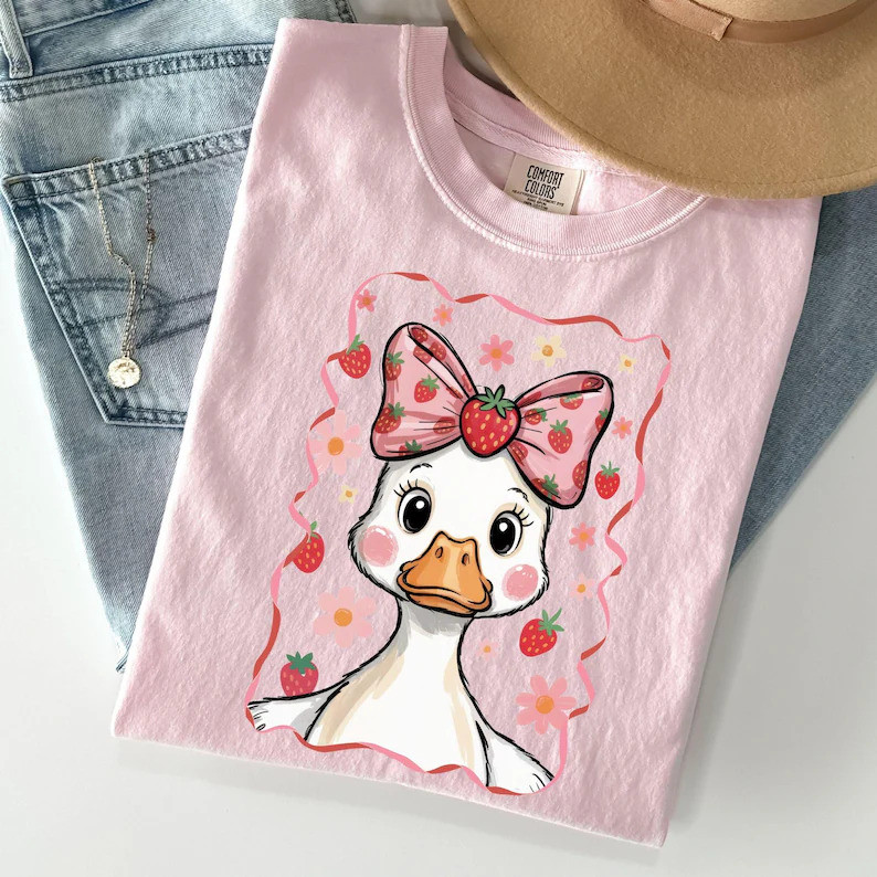 Cute Duck Shirt, Strawberry Bow Duck Racerbank, Coquette Animal Shirt, irly raphic T-Shirt