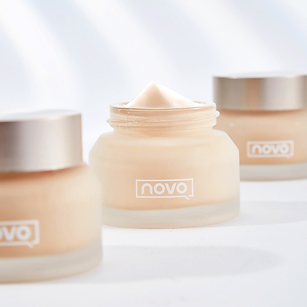 Novo รองพื้นเนื้อแมท บางเบา ปกปิดเนียน เกลี่ยง่าย คุมมันได้ดี 30g.