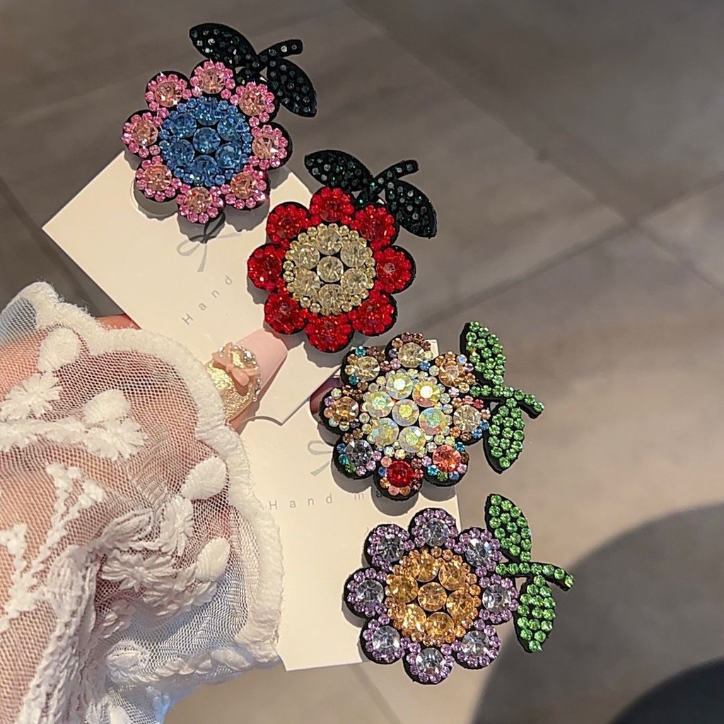 กิ๊บติดผมขนาดเล็ก ออกแบบเหมือนดอกทานตะวัน ประดับคริสตัลเหมือนเพชร หวานและประณีต