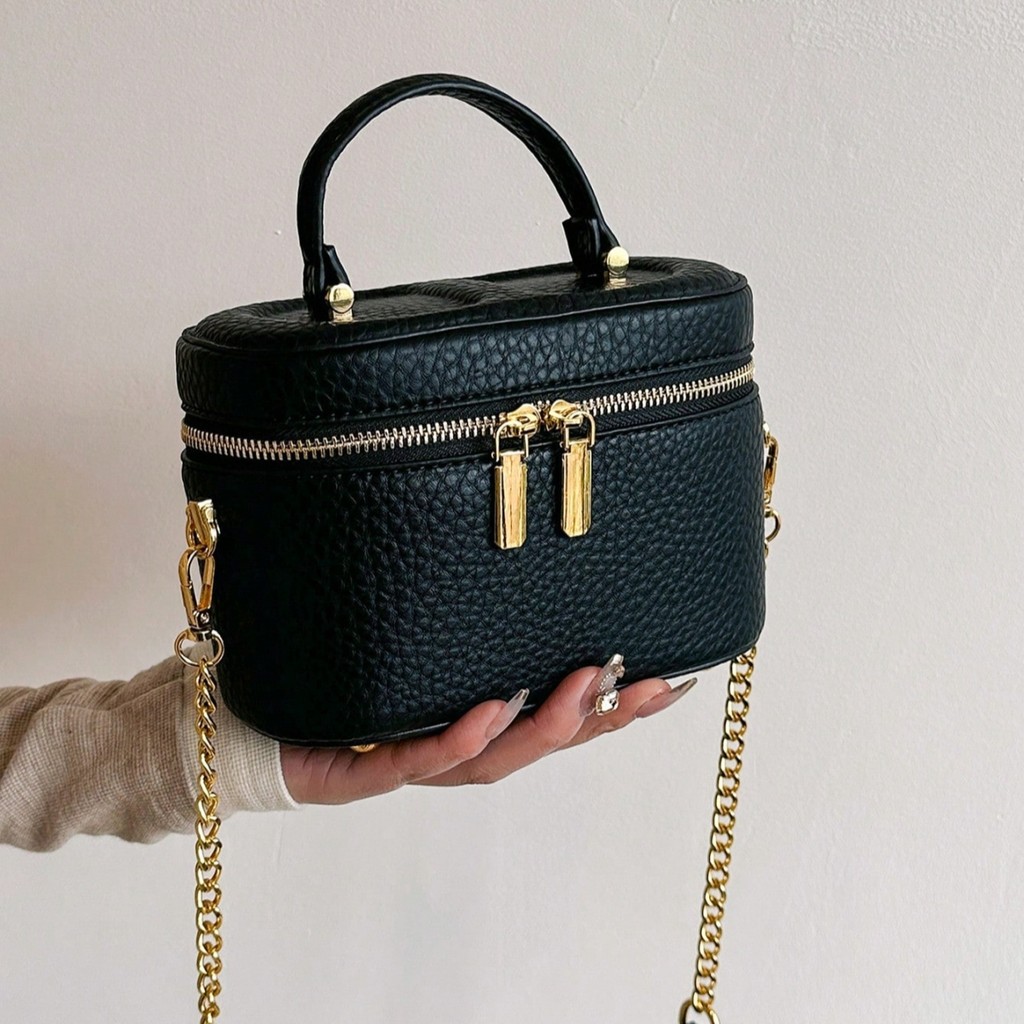 กระเป๋าแฟชั่นสำหรับฤดูใบไม้ร่วงและหนาว ทำจากวัสดุ PU พร้อมความจุมาก ออกแบบมาเป็นกระเป๋าสะพายข้างแบบครอสบอดี้