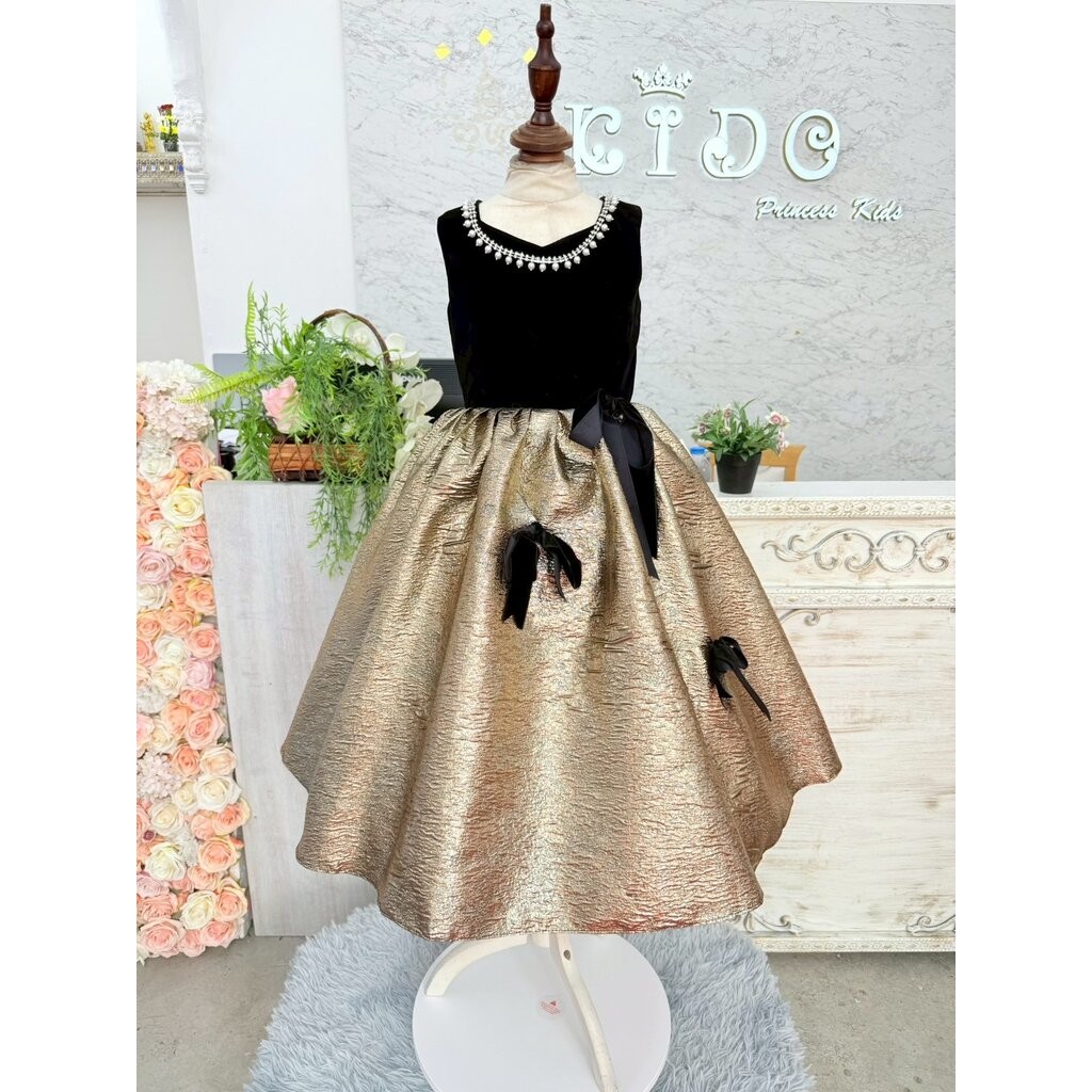 ชุดราตรีเด็ก(หน้าร้านอยู่รัชดา ลองได้ถ่ายรูปเองจากชุดจริง)W19240 สีดำ-ทอง กระโปร