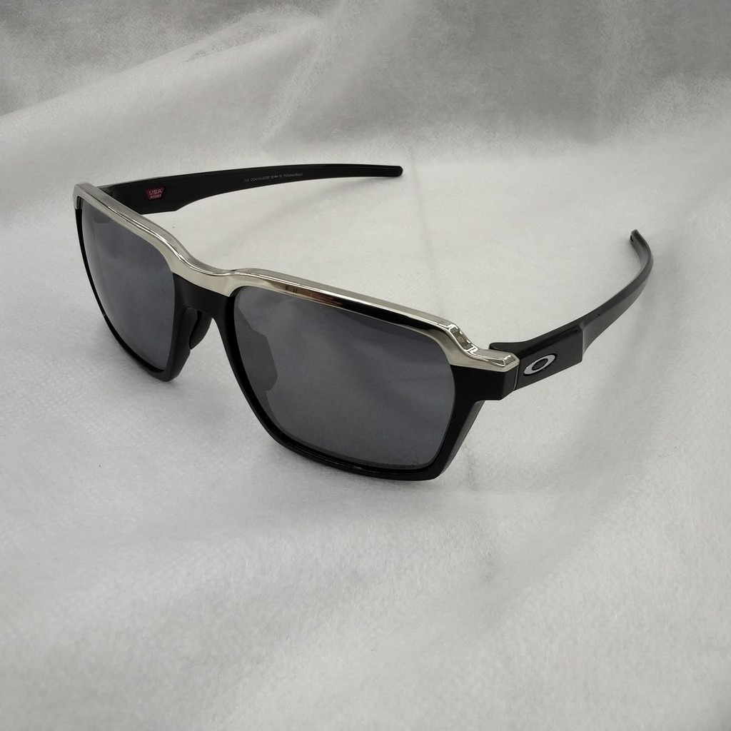 [มือสอง] แว่นกันแดด OAKLEY 4143-0258 PARLAY 【direct from Japan】
