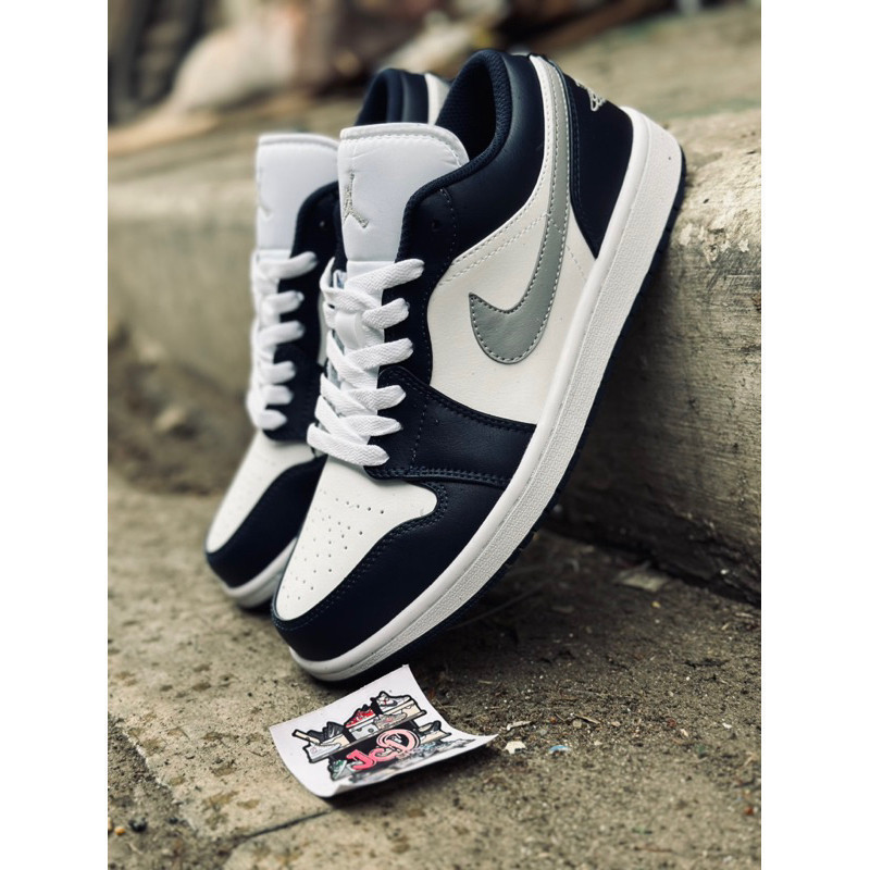 J1 LOW RETRO "MIDNIGHT NAVY" YOU A PAIR SHOES