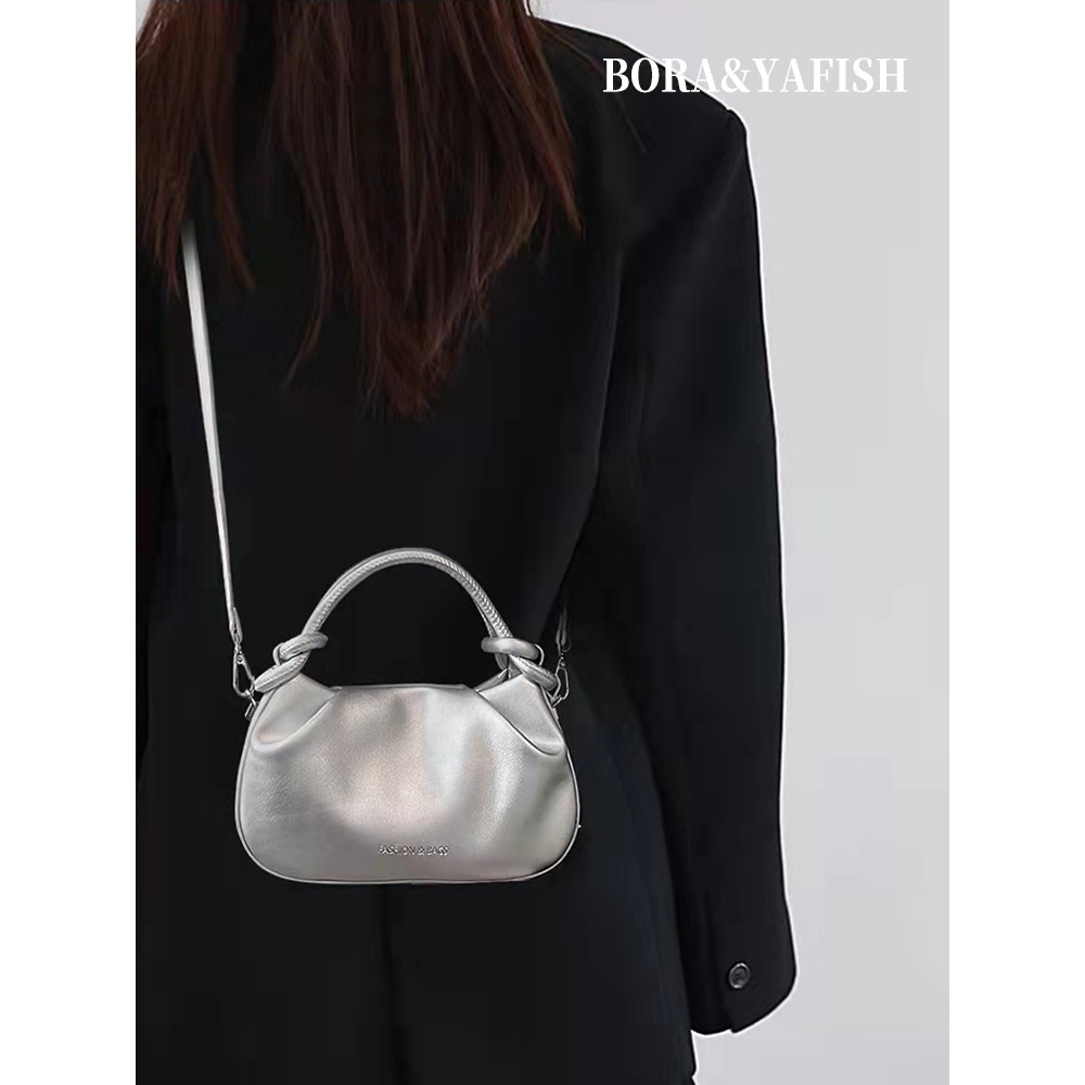 lyn Thailand กระเป๋าขนาดพกพาสำหรับผู้หญิงปี 2025 สไตล์ใหม่หรูหรา มาในกล่องของขวัญ