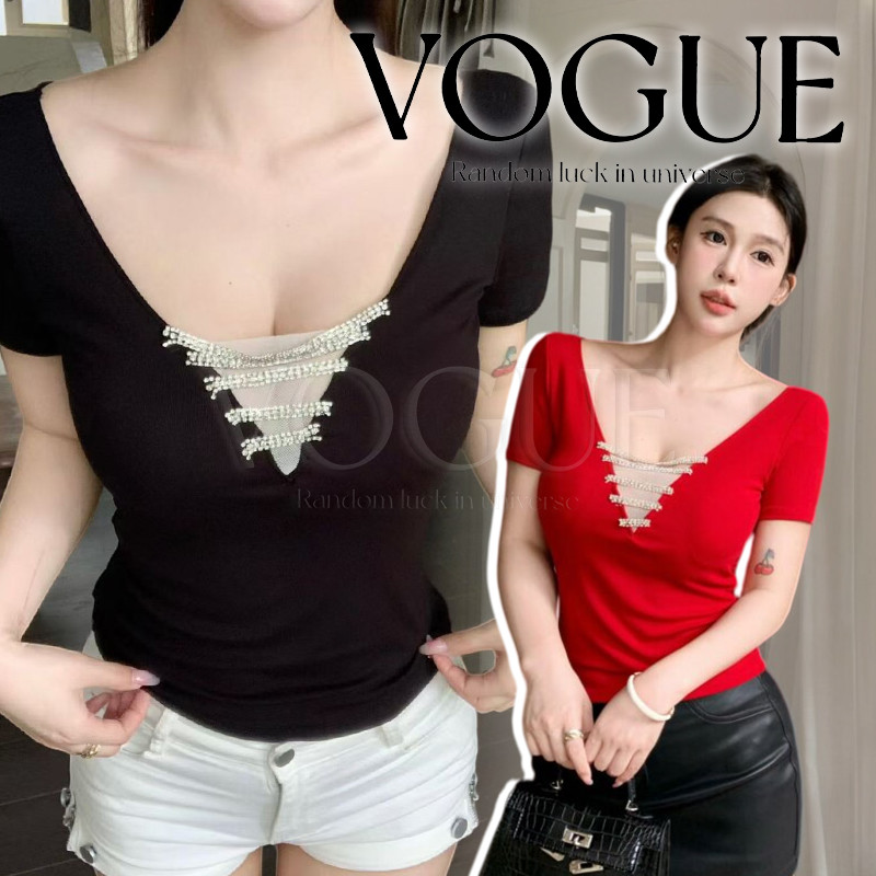 Vogue พร้อมส่ง เสื้อยืดแขนสั้นคอวีเว้าลึก ใส่ได้2แบบยืดตามตัว มีฟองน้ำในตัว (FY8502)