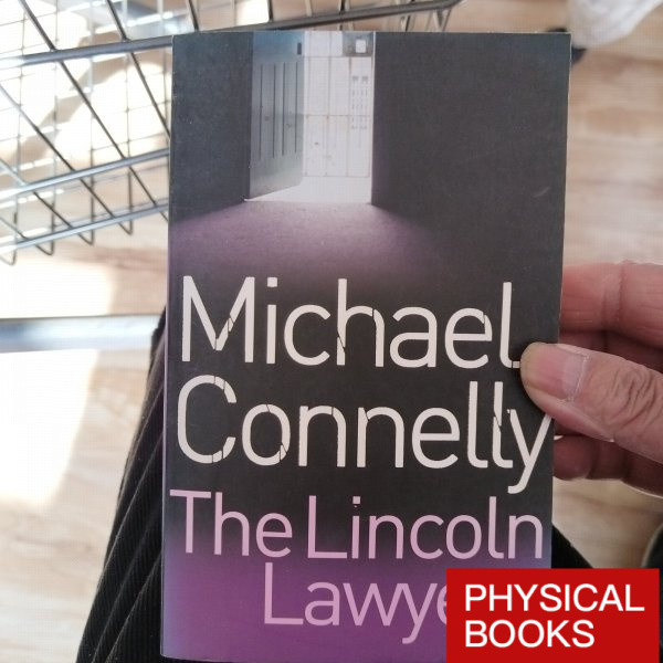 446 หนังสือภาษาอังกฤษ The Lincoln Lawyer HH มือสอง