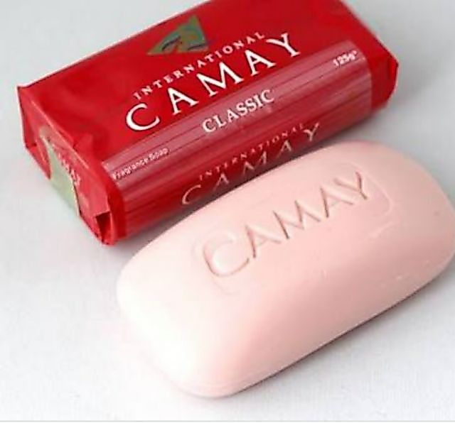 CAMAY CLASSlC สบู่คาเมย์ สบู่สินค้านำเข้า 1 ก้อน 125 กรัม  1 แพ็คมี 3 ก้อน
