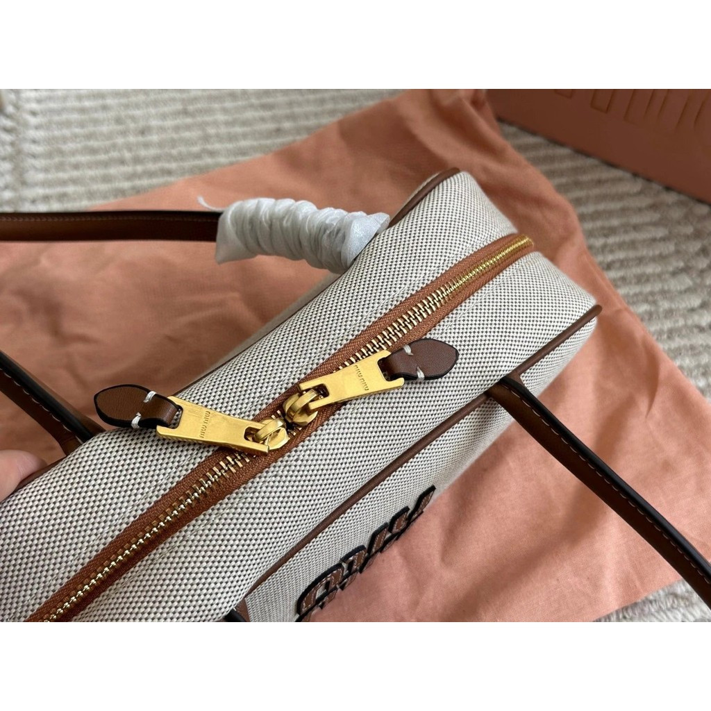 Miumiu Miumiu Bowling Briefcase กระเป๋าถือกระเป๋าสะพายไหล่