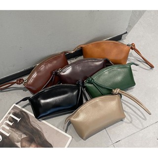 กระเป๋าคลัทช์ใหม่ทรงเปลือกหอย ออกแบบเรียบหรู จุของได้มาก มีช…