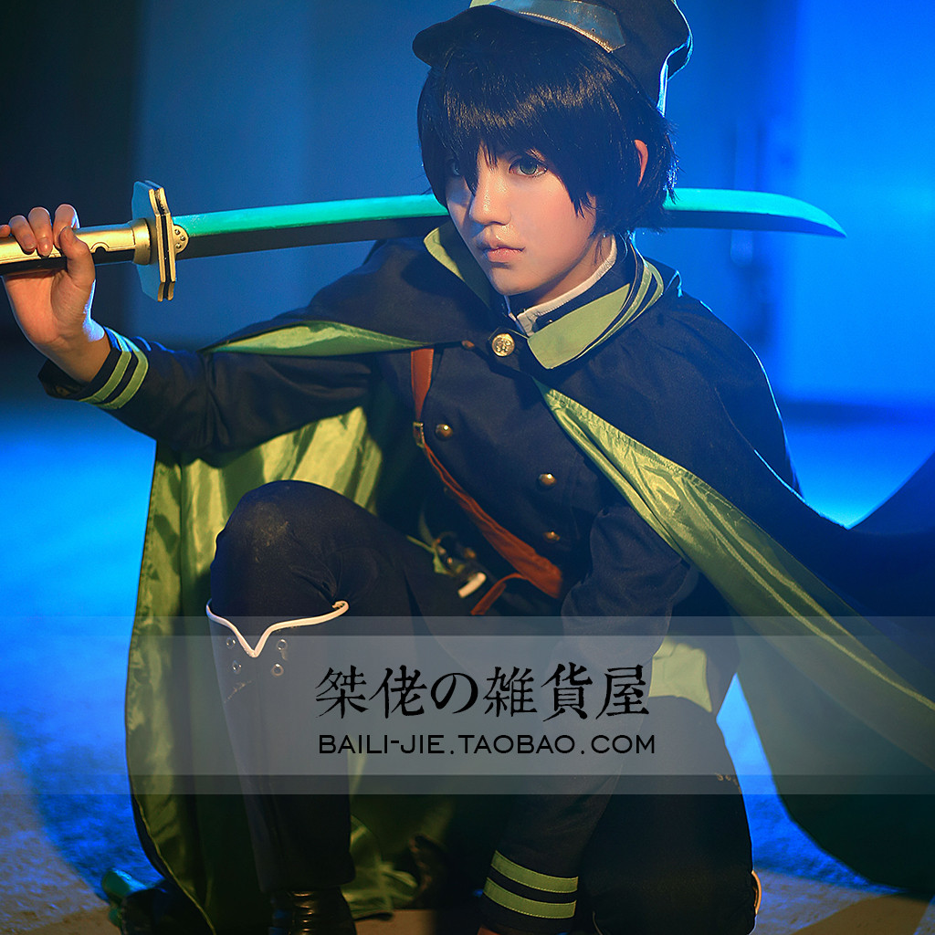 ชุดคอสเพลย์ Yuichiro จาก Seraph of the End Hundred Nights ในสไตล์เครื่องแบบทหาร