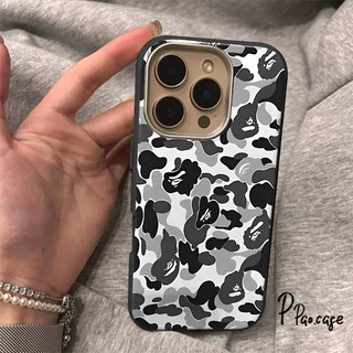 เคสไอโฟน 16 สำหรับ IPhone 17 air 15 13 11 16 14 12 ProMax 15 14 16 Plus XR X แฟชั่นสีเขียวลายลายพรางหนังพื้นผิวโทรศัพท