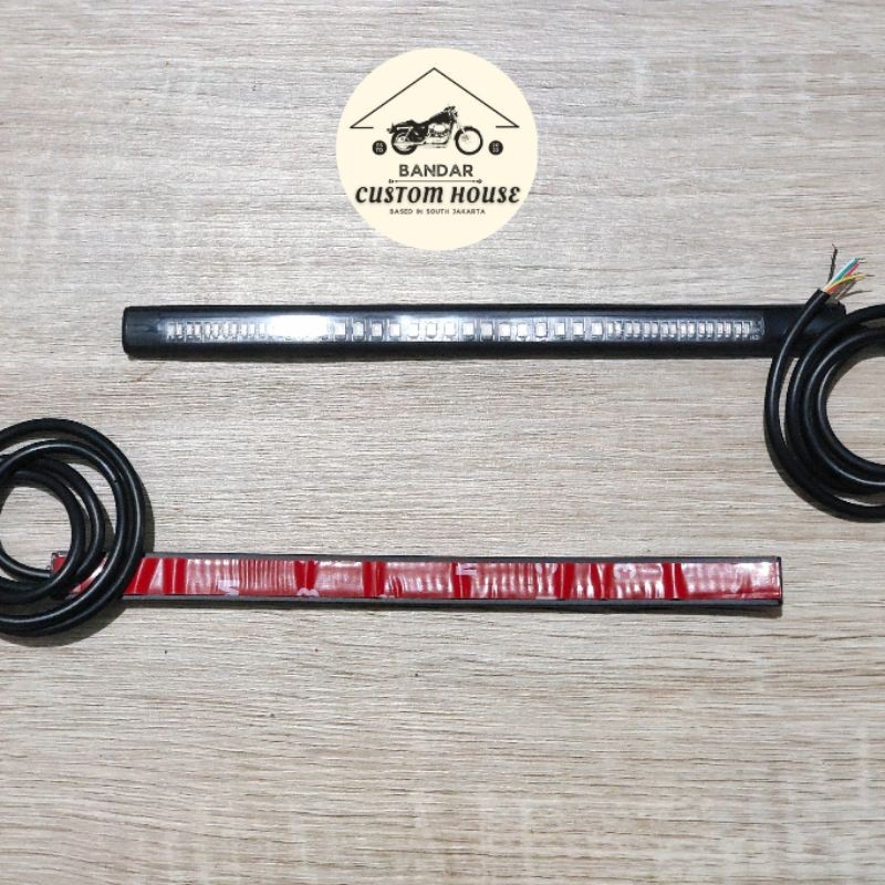 โคมไฟหยุดแถบแบบกําหนดเอง Plus ไฟเลี้ยว LED แบบยืดหยุ่น W175 XSR 155 Japstyle