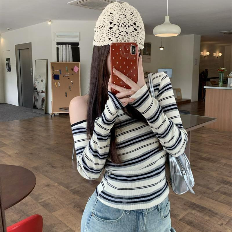 เสื้อแขนยาวลายทางดีไซน์เปิดไหล่ที่ทันสมัยและเซ็กซี่ของผู้หญิง - รูปที่ 3