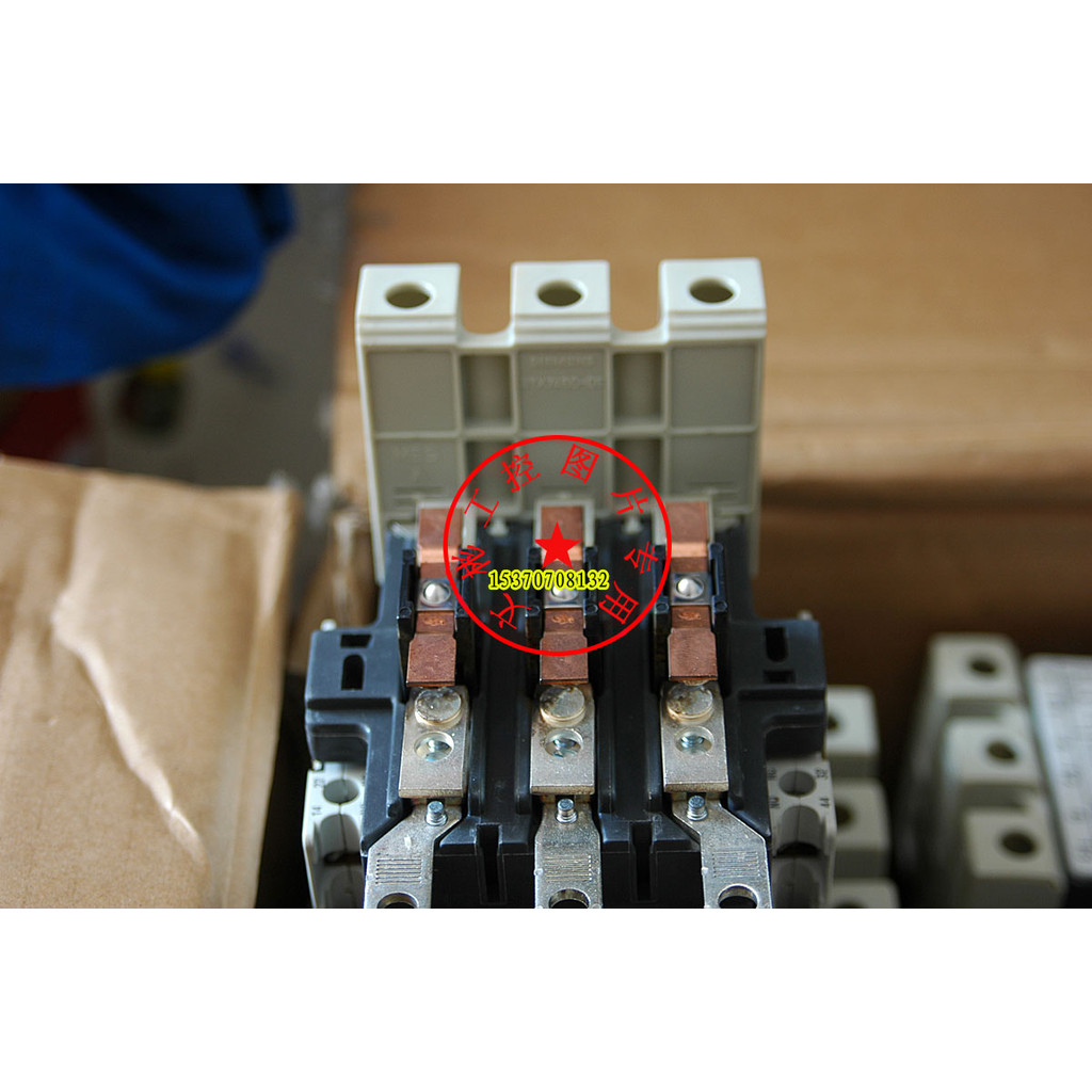 Original Siemens 3TF4622 3TF4622-0AP0 (นําเข้าจากอิตาลี) สําหรับแพ็คเกจชิ้นส่วนถอดชิ้นส่วน