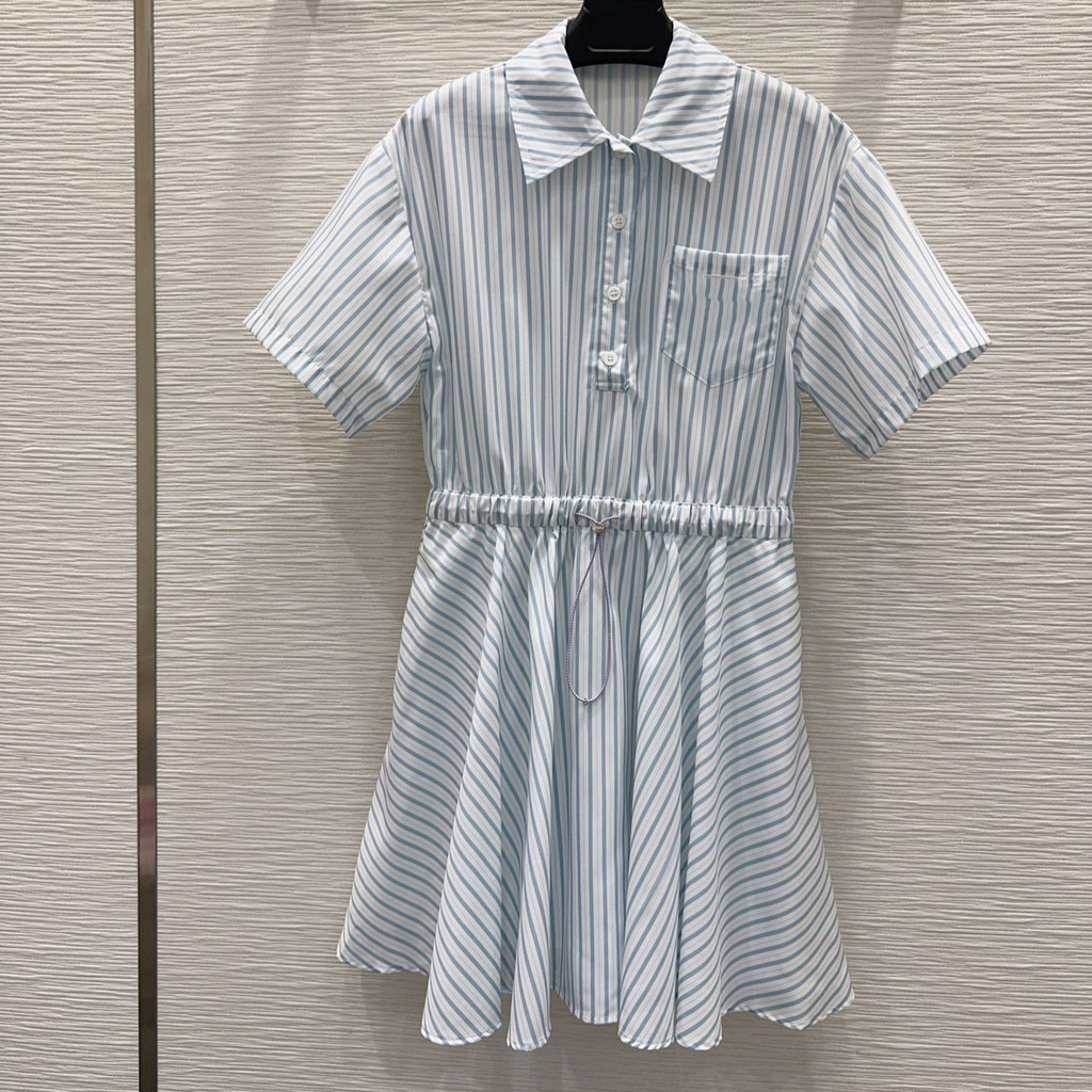 LMOU PR`` The new striped dress is stylish and exudes confidence, the fabric has a nice texture, and
