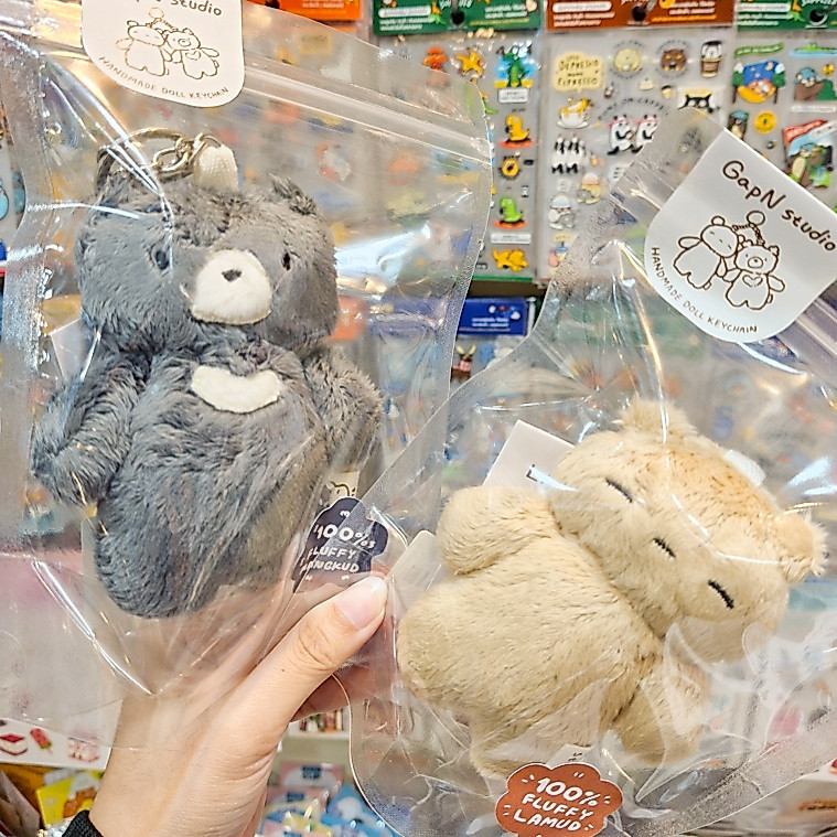 Doll Keychain พวงกุญแจตุ๊กตา ต้าวหมีละมุด หมีมังคุด แอบจับมือกัน น่ารัก นุ่มฟูวมาก [GapN Studio]