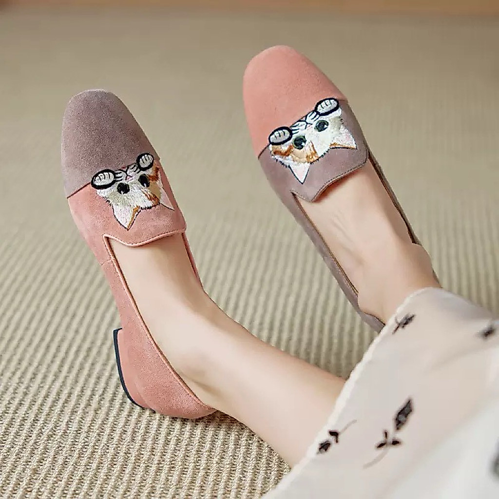 Shoes I Amm Un82 **ร้านจริงส่งตรงจากนครนายก** รองเท้าสุขภาพคัตชู สีทูโทนลายน้องแมว สุดน่ารัก ส้นเตี้ย หนังนิ่มใส่สบาย