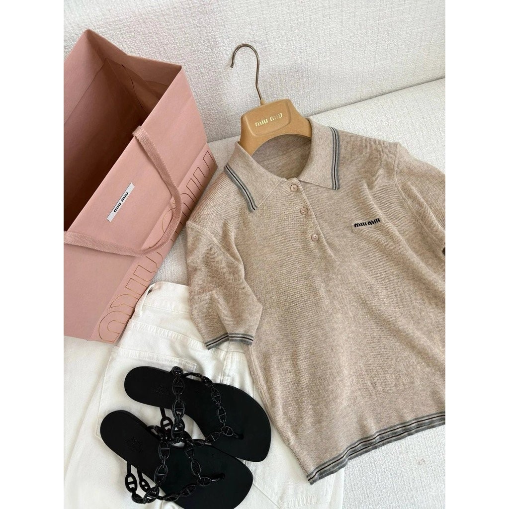 เสื้อโปโลแขนสั้นปุ่มคอปก Miumi