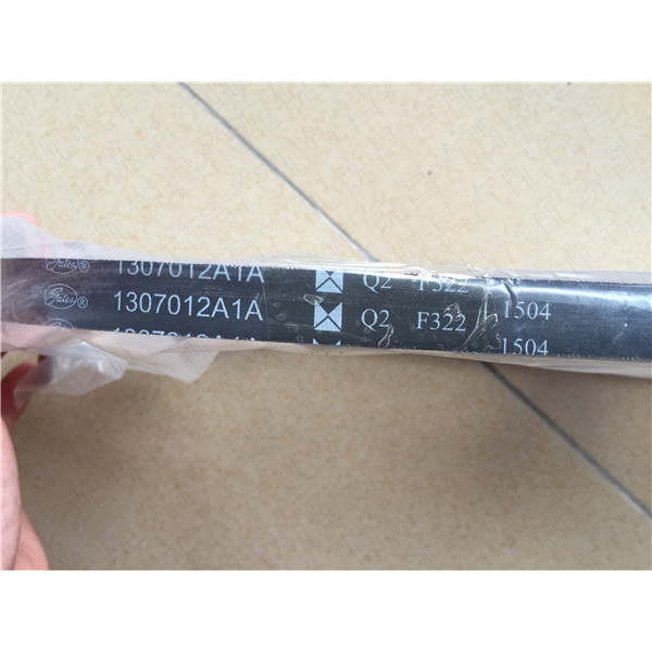 เหมาะสําหรับ Isuzu Qingling 100P600P4KH1 Jiangling Shunda Kaiyun Kairui 4JB1 สายพานพัดลมเครื่องยนต์