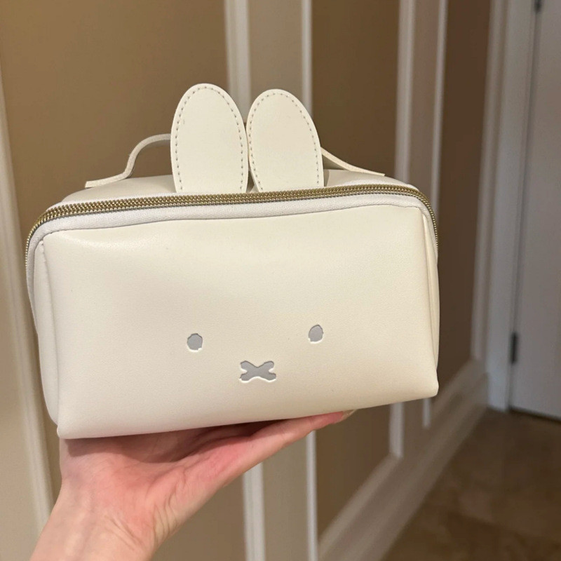 ‌Miffy Rabbit กระเป๋าเครื่องสําอางขนาดใหญ่ - ที่เก็บเครื่องสําอางแบบใช้มือถือที่กว้างขวาง, กระเป๋าพกพาหลายใบ (สไตล์ Magazine Freebie)‌