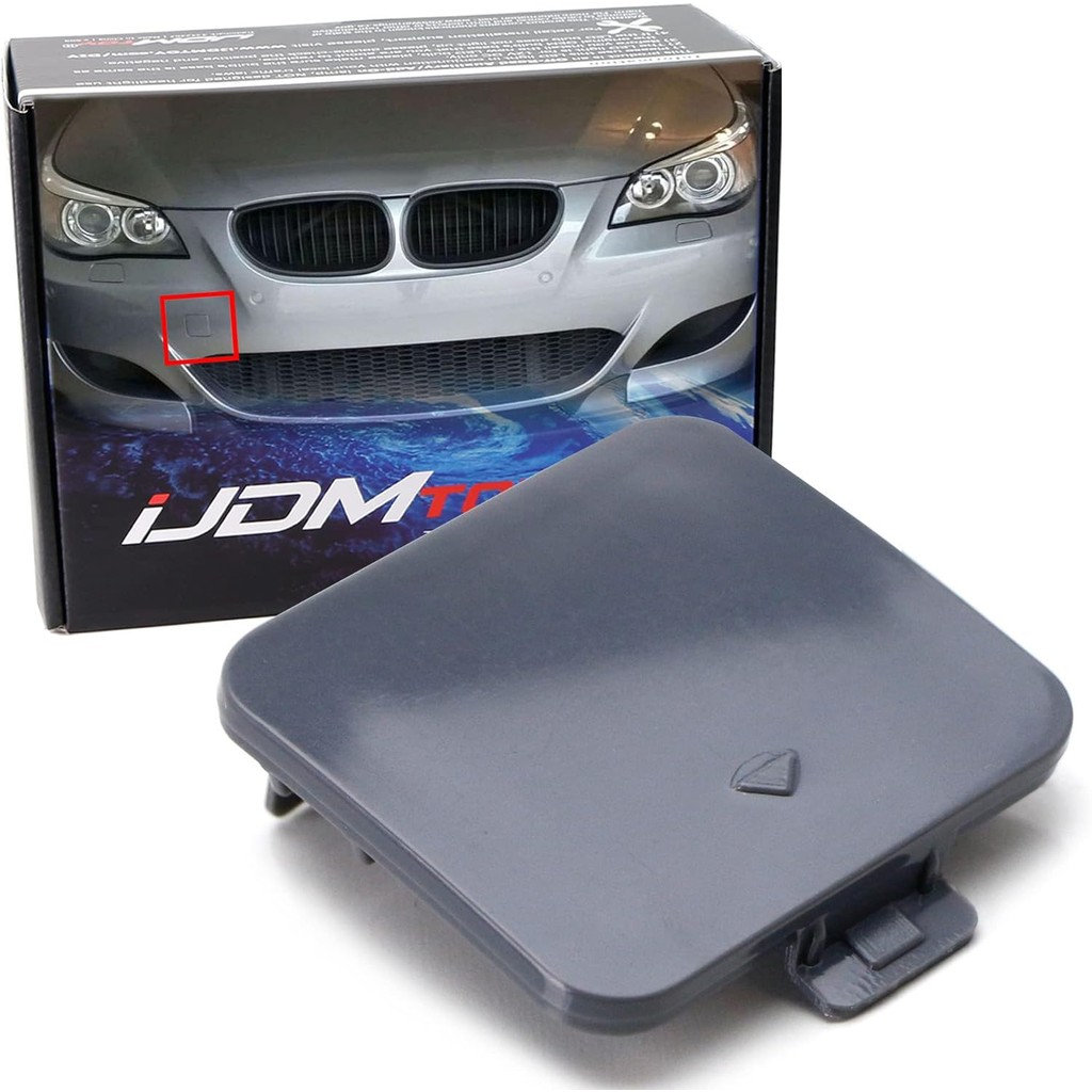 IJDMTOY ด้านหน้ากันชน Tow Hook ฝาครอบเปลี่ยนใช้งานร่วมกับ 2004-2007 BMW Pre-LCI E60 E61 5 Series 525
