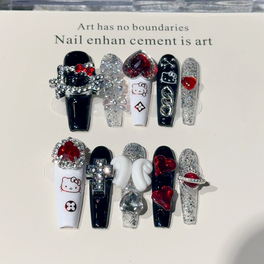น่ารัก Y2K Hello Kitty ทําด้วยมือกดบนเล็บวัฒนธรรมย่อยอะนิเมะ Gyaru เล็บยาว 3D โบว์หัวใจเพชรประกายเล็