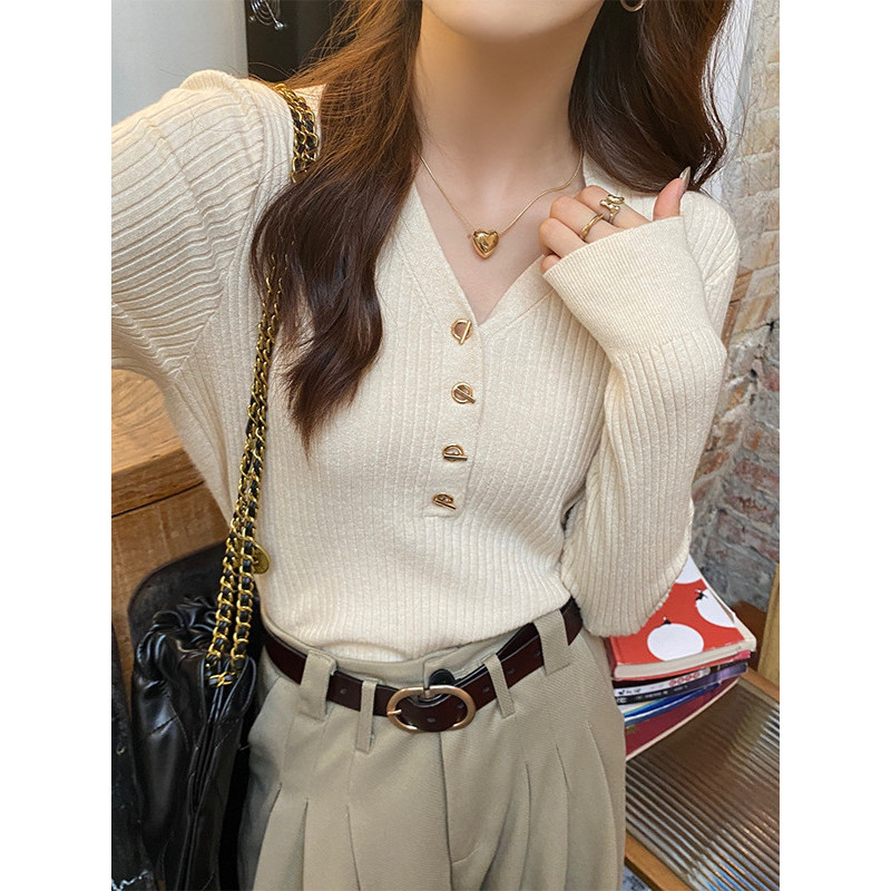 เสื้อสเวตเตอร์คอวีผู้หญิง สไตล์ใหม่ เพิ่มความบางเบาให้คุณ