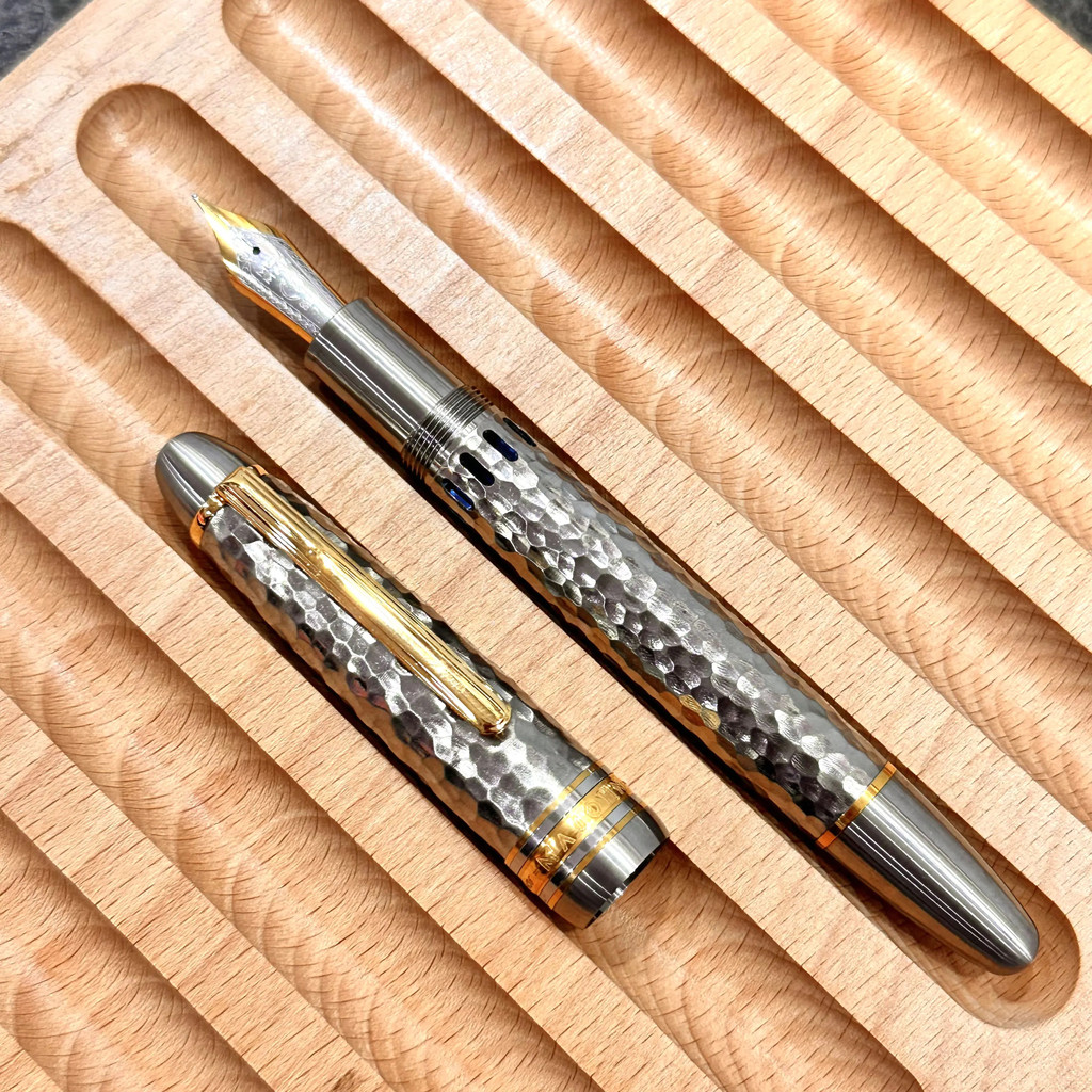 Ti-136 โลหะลูกสูบ Fountain ปากกา Titanium Alloy 18k Gold Tip Ef / f 0.38/0.5 mm Nib Ink ปากกา Luxuri