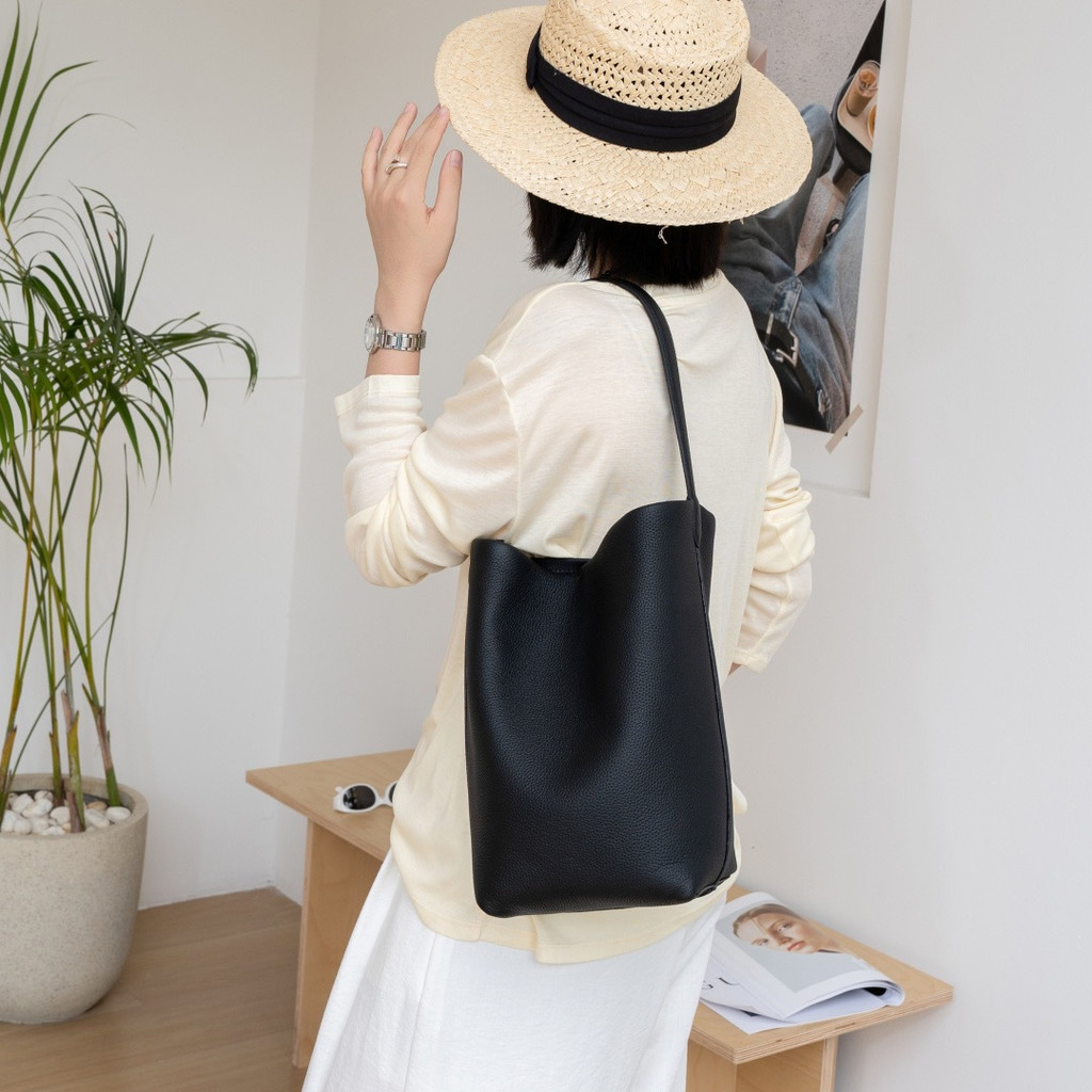 Lune Sac กระเป๋าทรงกระสอบหนังแท้สไตล์มินิมอล กระเป๋าสะพายข้างขนาดใหญ่ใช้งานทำงานหรูหรา
