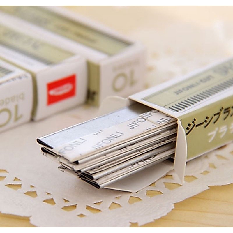 ใบมีดโกน สำหรับโกนหนวด กันขนคิ้ว 1กล่อง10ชิ้น