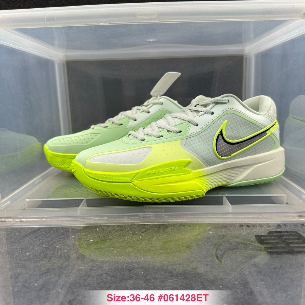 รองเท้าบาสเก็ตบอล CUT CROSS GT รุ่นที่ 3 ออกแบบมาเพื่อกันลื่นและทนต่อการสึกหรอ มีน้ำหนักเบาเหมาะสำหร