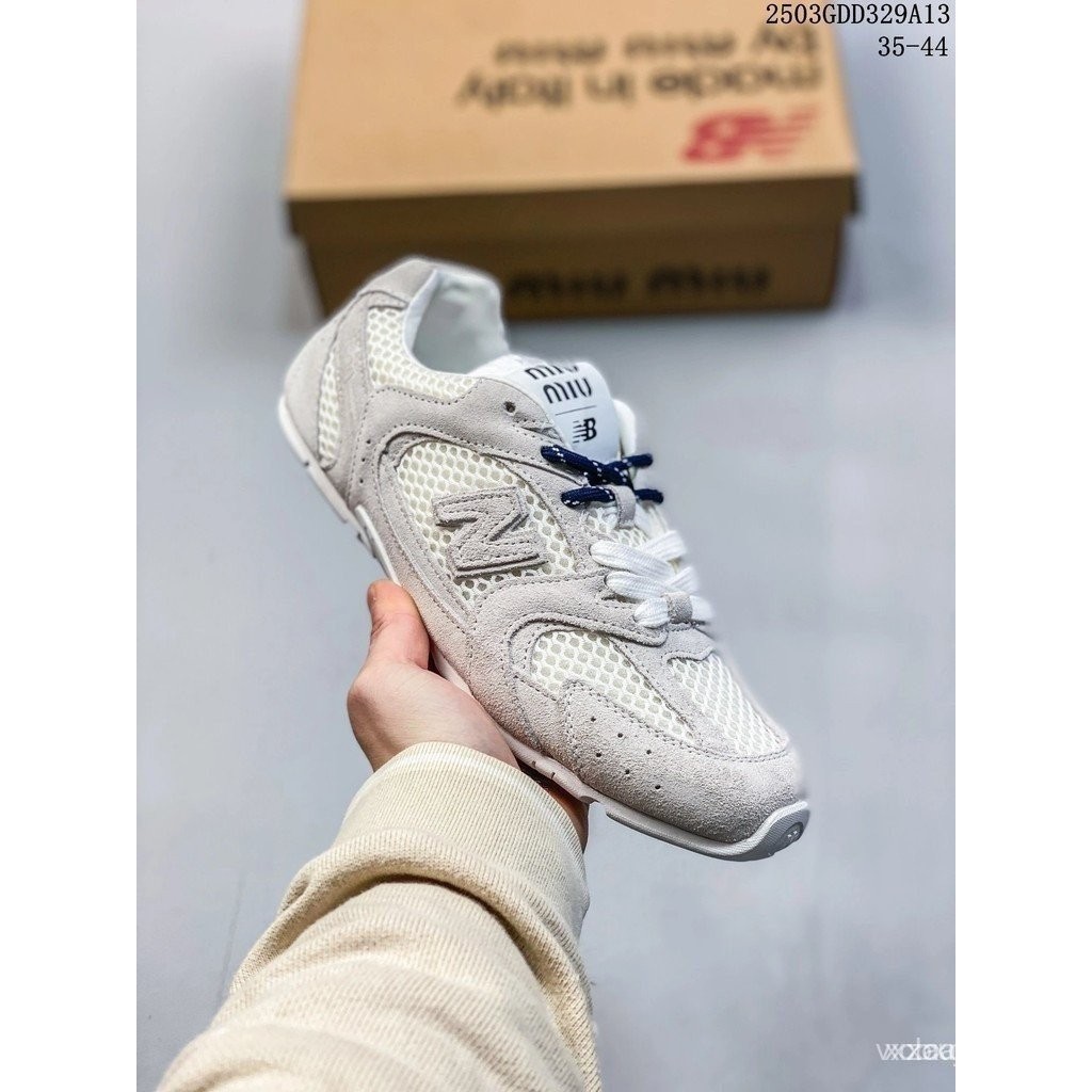 NB Miumiu x NB 530 รองเท้าผ้าใบทูโทนสําหรับผู้ชายและผู้หญิง สไตล์แบรนด์ร่วมใหม่ สวมใส่ง่ายในกิจกรรมป