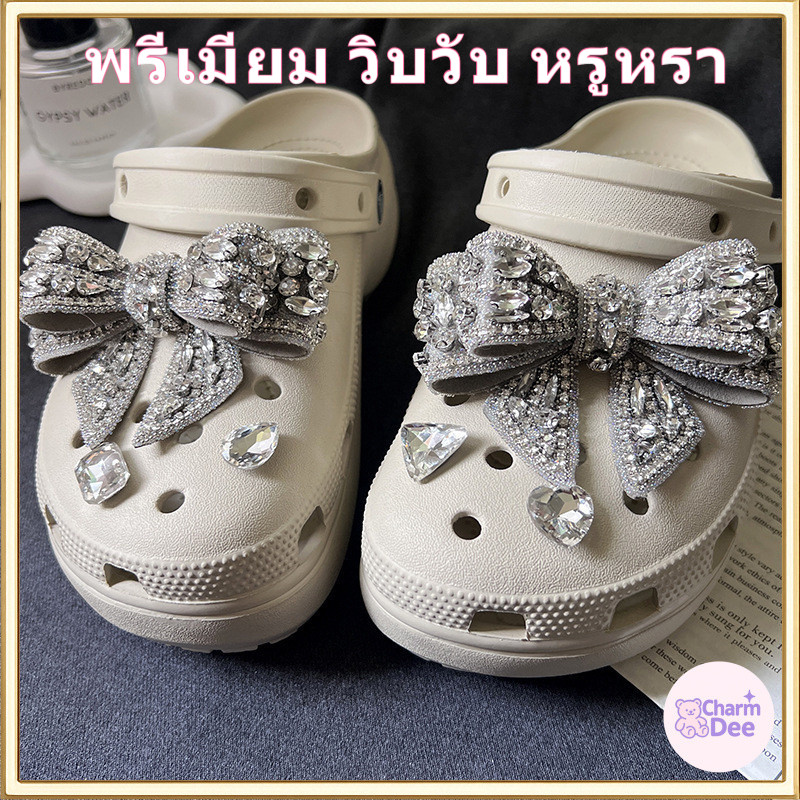 ชุดโบว์สีเงิน ตกแต่งรองเท้า | แฟชั่นวิบวับ น่ารัก | ของแต่ง DIY สำหรับรองเท้า | คุ้มค่า ราคา ถูกที่สุด ดีลบีเคเค รูปภาพหลัก
