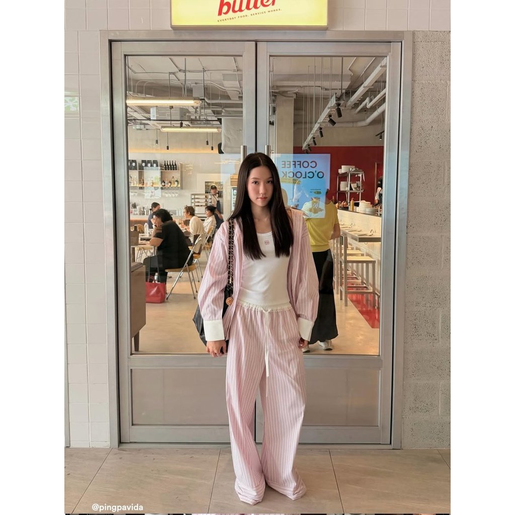 [Pomelo] กางเกงขายาวลายทางแต่งขอบลูกไม้ / Striped Eyelet Trim Pants