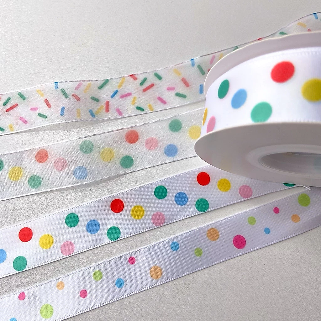♡ พร้อมส่ง | (5 หลา / ม้วน) Colorful dot / sprinkle Ribbon โบว์ ริบบิ้น ลายจุด สีสันสดใส ขนาด 25 mm / 2.5 cm