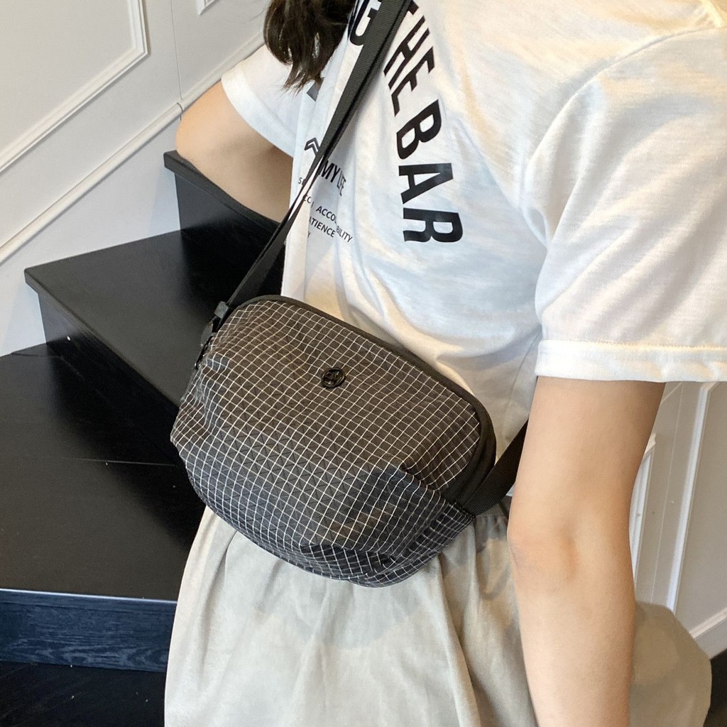 กระเป๋าไหล่ข้างเดียวผ้าไนลอน น้ำหนักเบาทрендใหม่สำหรับกิจกรรมกลางแจ้งทั้งชายและหญิง