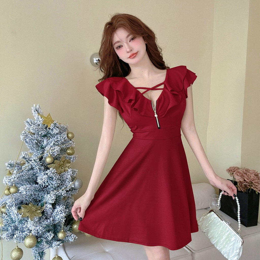 กระโปรง A-Line สไตล์รัดรูปและคอต่ำ เหมาะสำหรับทำงานในไนท์คลับและKTV