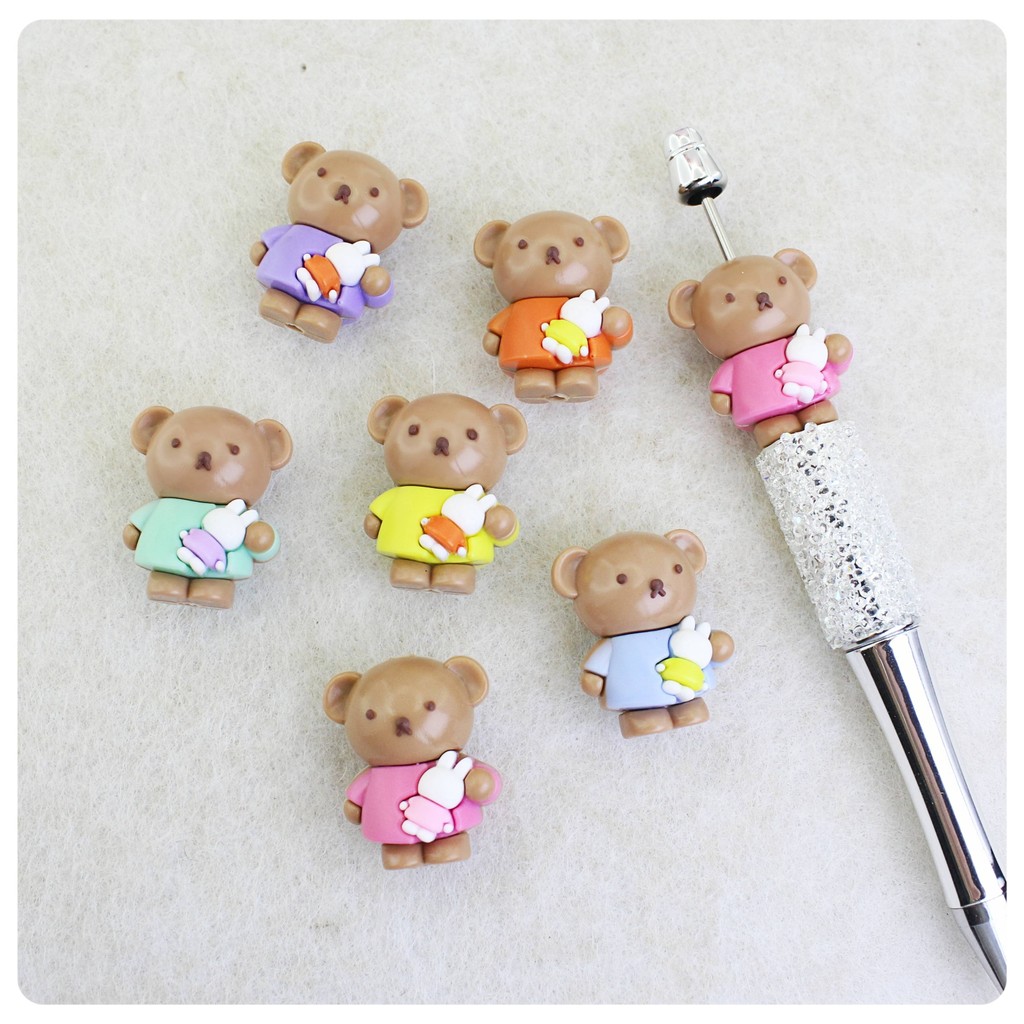 พวงกุญแจและจี้สำหรับโทรศัพท์มือถือ ทำจากยางนุ่ม มีลูกปัดและโซ่